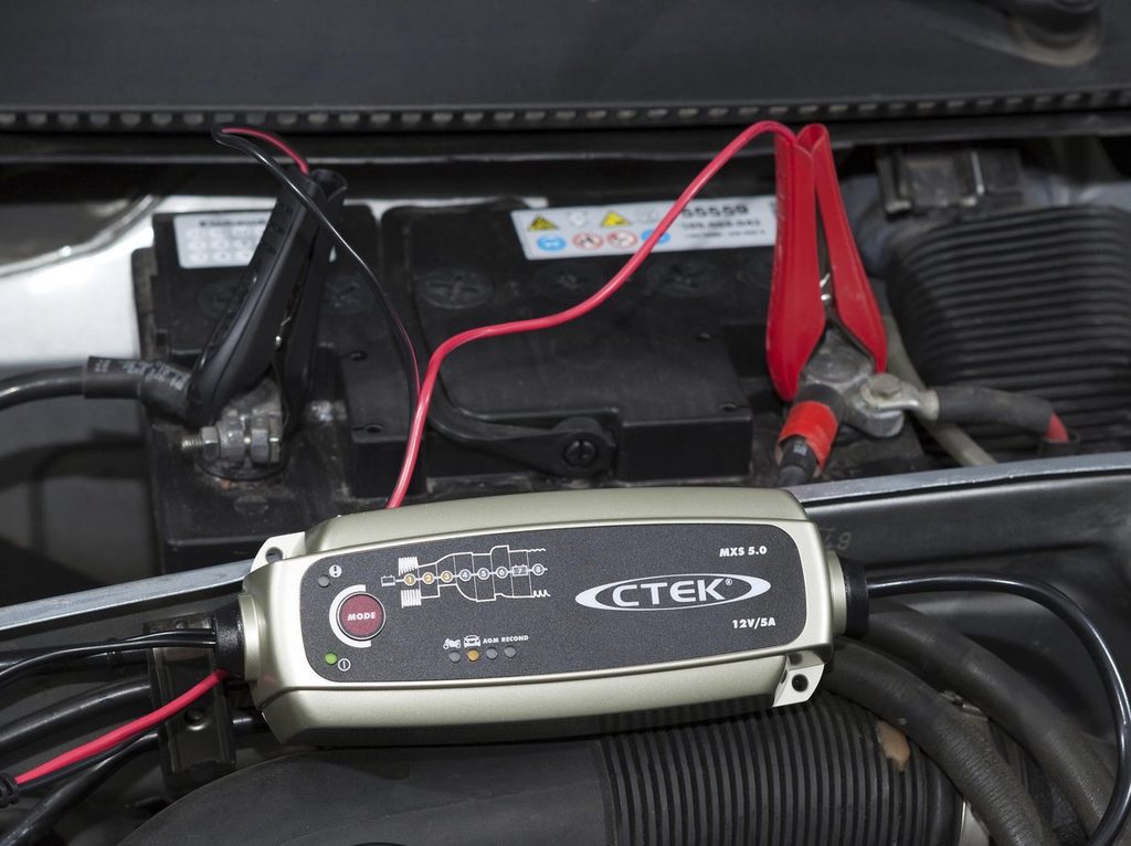 EFB accu opladen in de auto